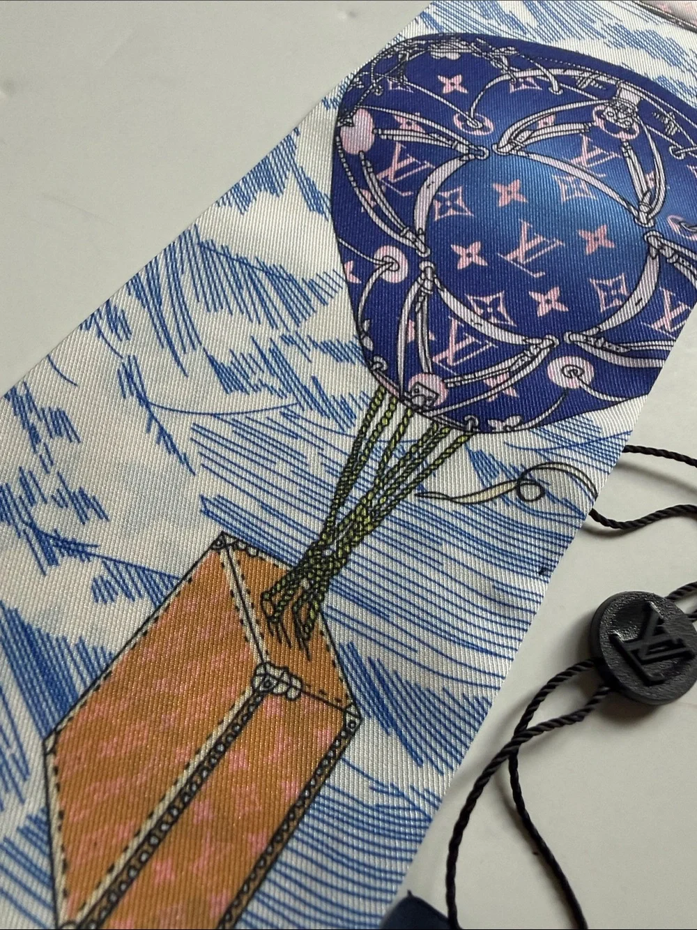 unbranded silk accessory